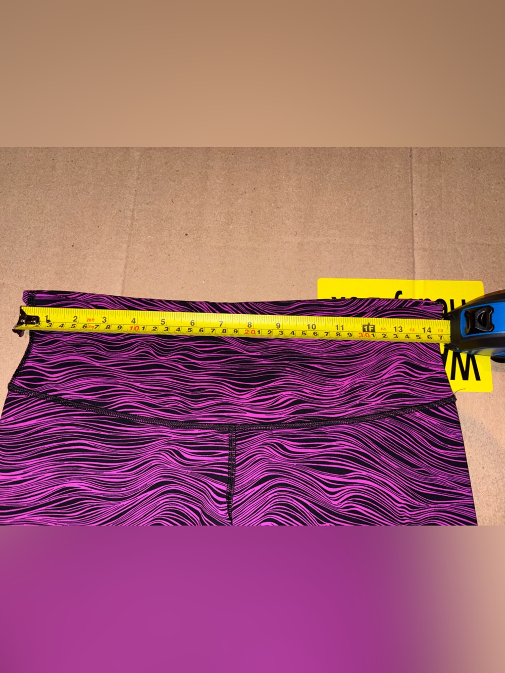 Lululemon Pink Black Wavy Print Crop Leggings Capris Size 8 💕🖤 - Picture 5 of 7